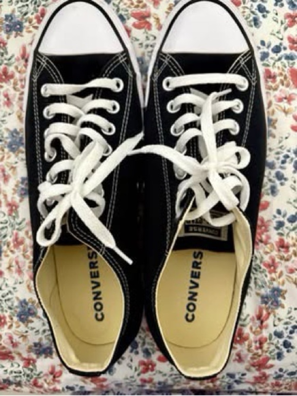 Black Converse Tennis Shoes
